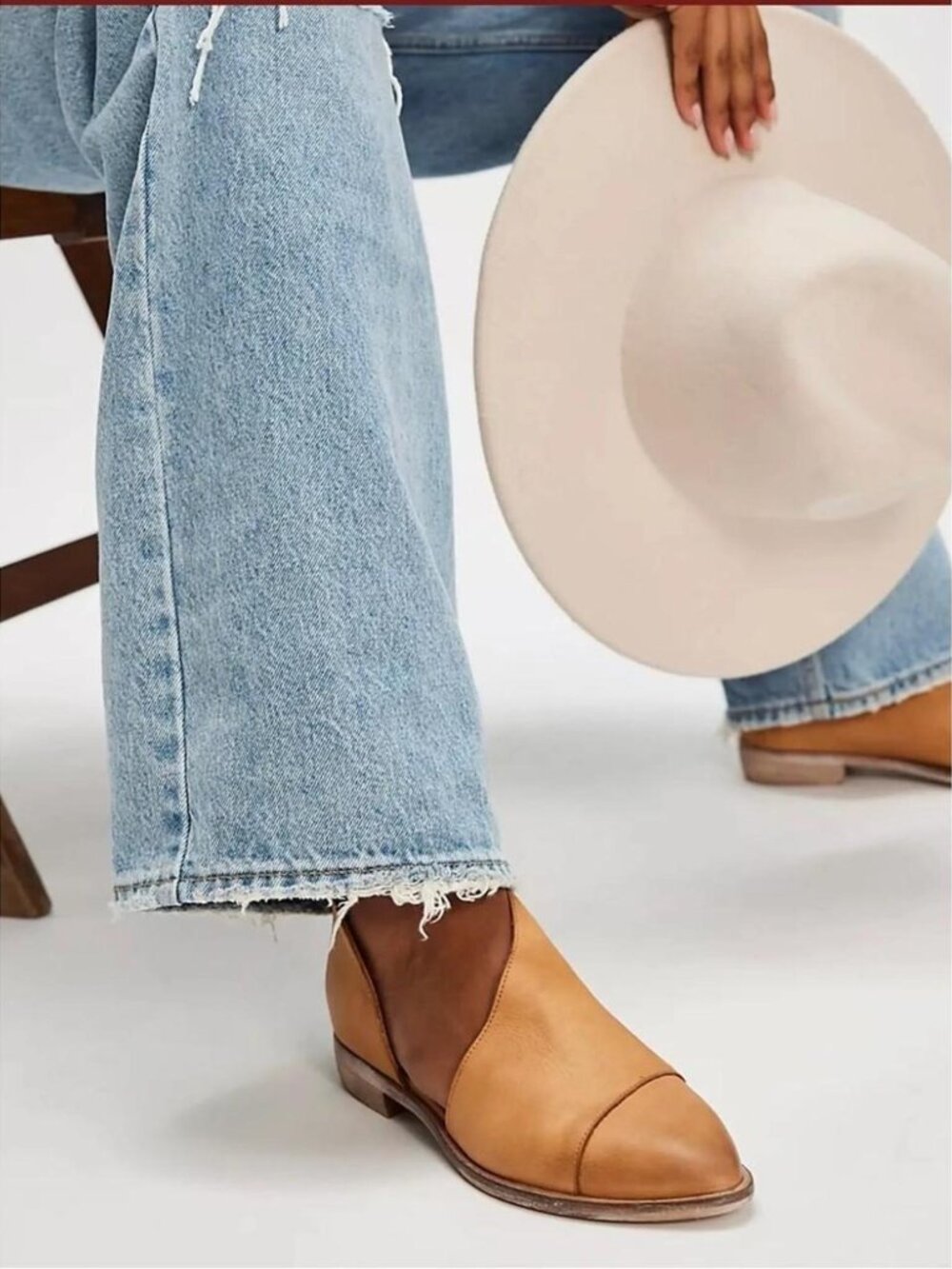 Free People ~ Royale Leather Flat Sandals in Tan ~  6  ~ sz. 36